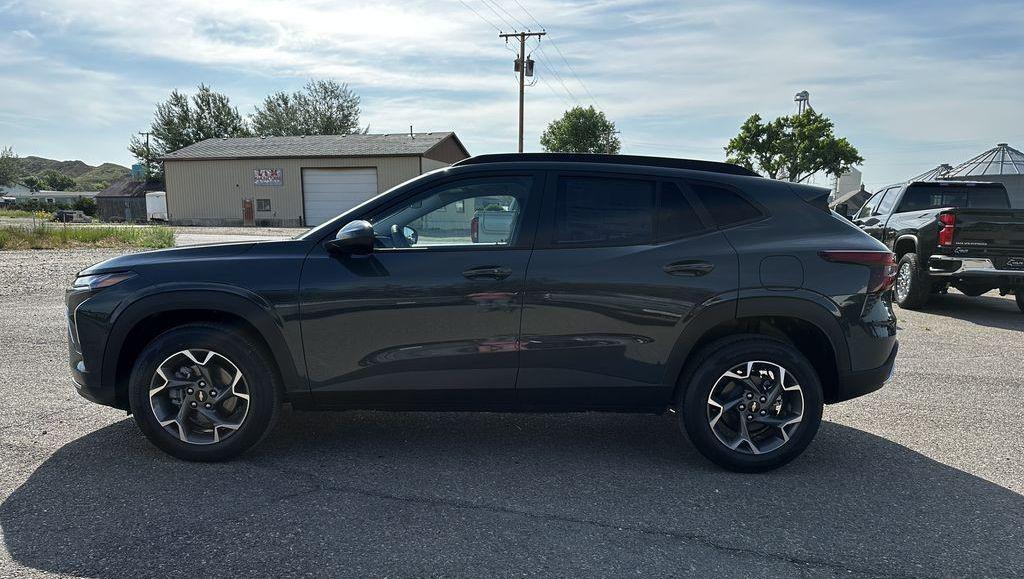 new 2025 Chevrolet Trax car, priced at $25,710
