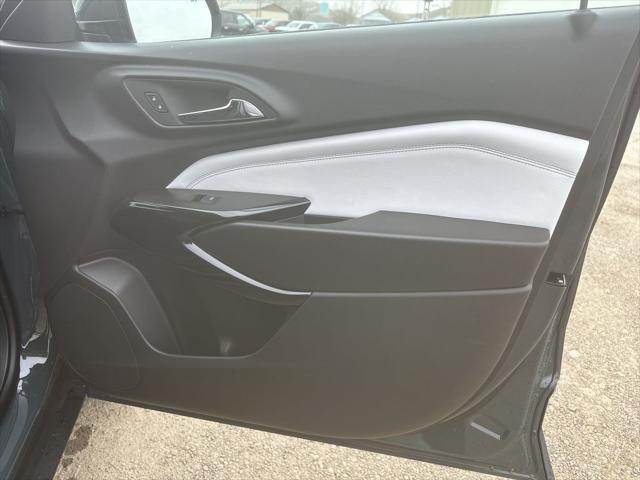 new 2025 Chevrolet Trax car, priced at $26,210