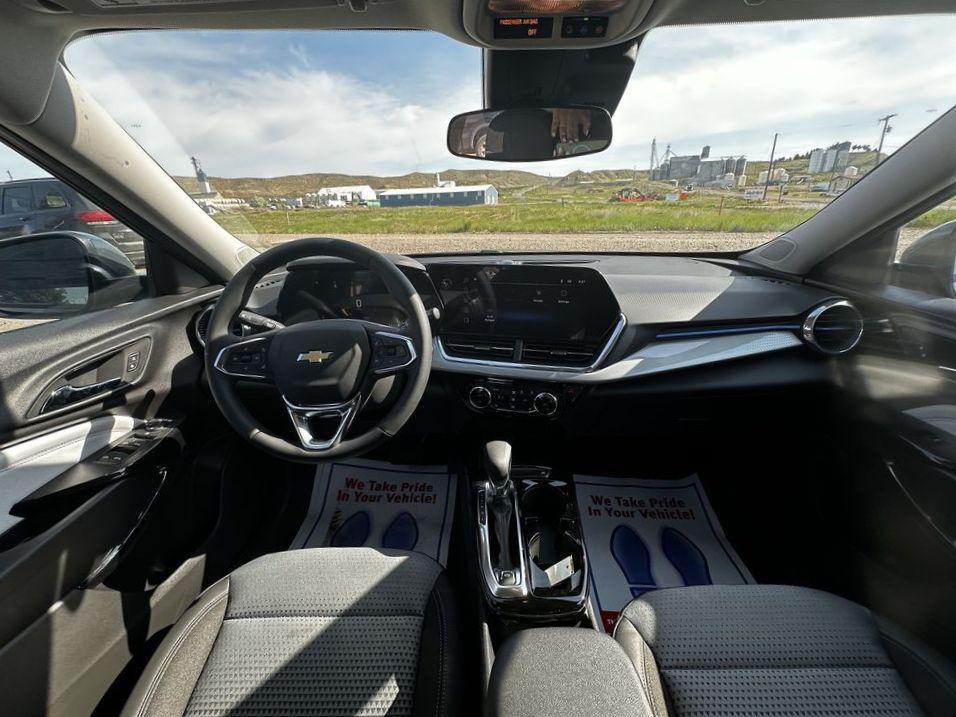 new 2025 Chevrolet Trax car, priced at $25,710