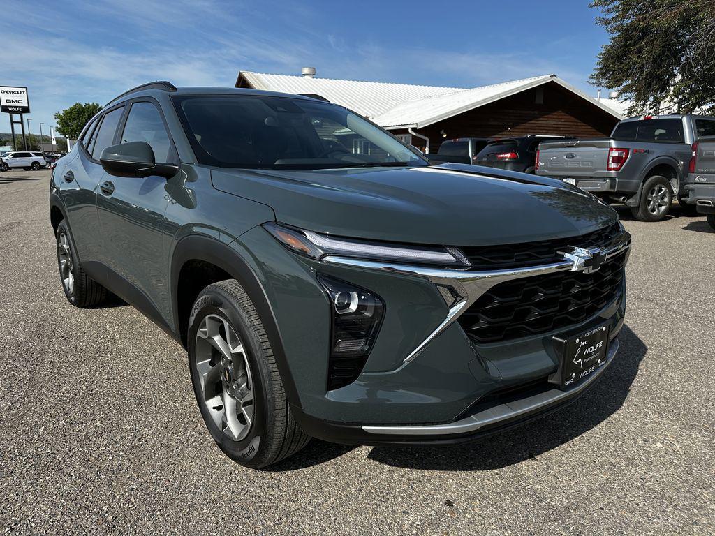 new 2025 Chevrolet Trax car, priced at $25,710