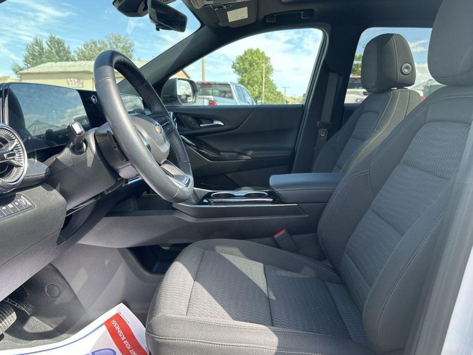 new 2025 Chevrolet Equinox car, priced at $32,830