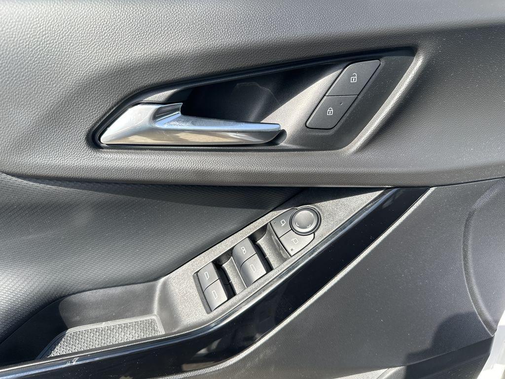 new 2025 Chevrolet Equinox car, priced at $32,830