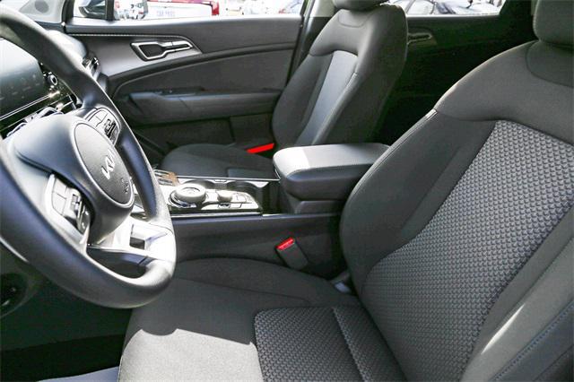 new 2024 Kia Sportage Hybrid car, priced at $30,880