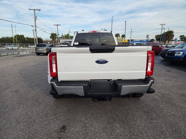 new 2024 Ford F-350 car, priced at $66,725