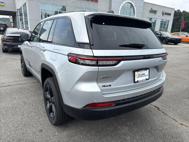 new 2025 Jeep Grand Cherokee car, priced at $42,000