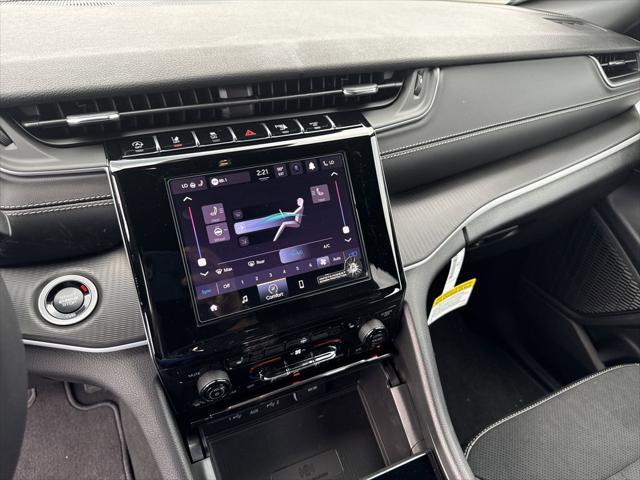 new 2025 Jeep Grand Cherokee car, priced at $42,000