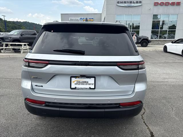 new 2025 Jeep Grand Cherokee car, priced at $42,000