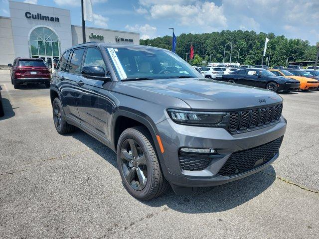 new 2025 Jeep Grand Cherokee car, priced at $48,000