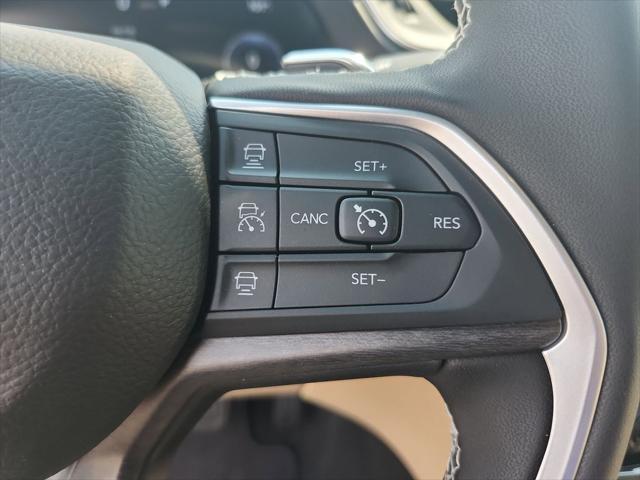 new 2025 Jeep Grand Cherokee car, priced at $48,000