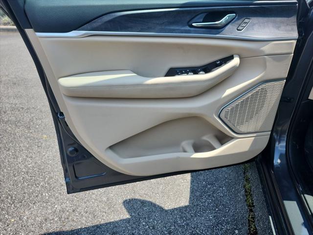 new 2025 Jeep Grand Cherokee car, priced at $48,000