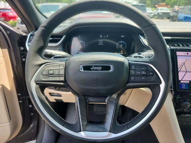 new 2025 Jeep Grand Cherokee car, priced at $48,000