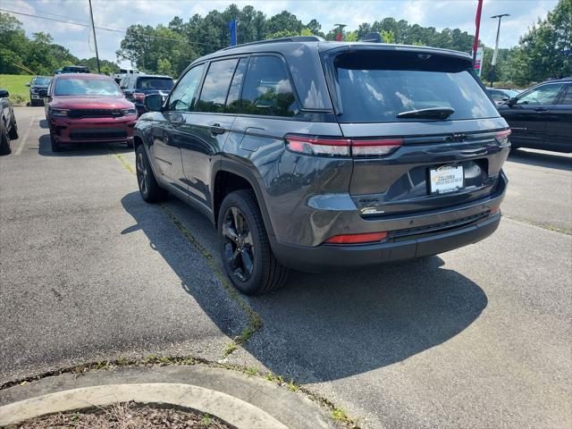 new 2025 Jeep Grand Cherokee car, priced at $48,000