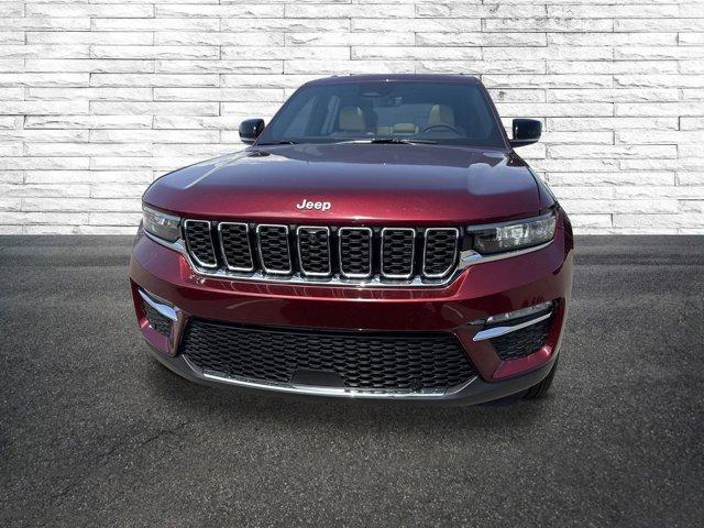 new 2025 Jeep Grand Cherokee car, priced at $43,000