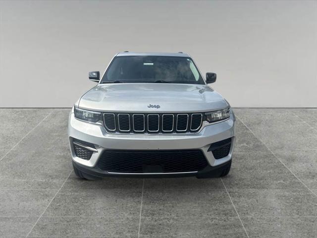 used 2024 Jeep Grand Cherokee car, priced at $29,840