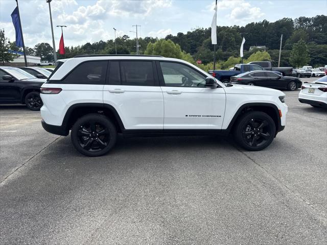 new 2025 Jeep Grand Cherokee car, priced at $42,500