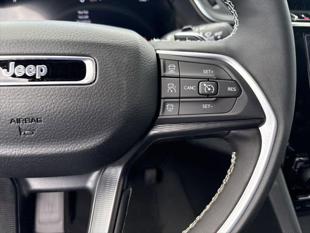 new 2025 Jeep Grand Cherokee car, priced at $42,500
