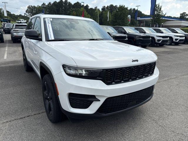new 2025 Jeep Grand Cherokee car, priced at $42,500