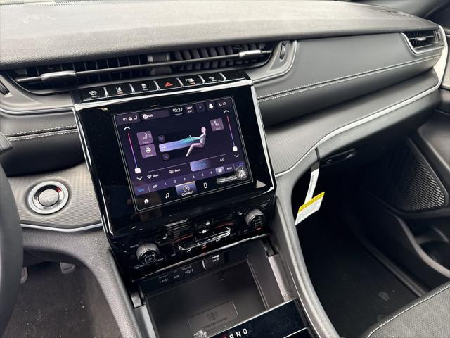 new 2025 Jeep Grand Cherokee car, priced at $42,500