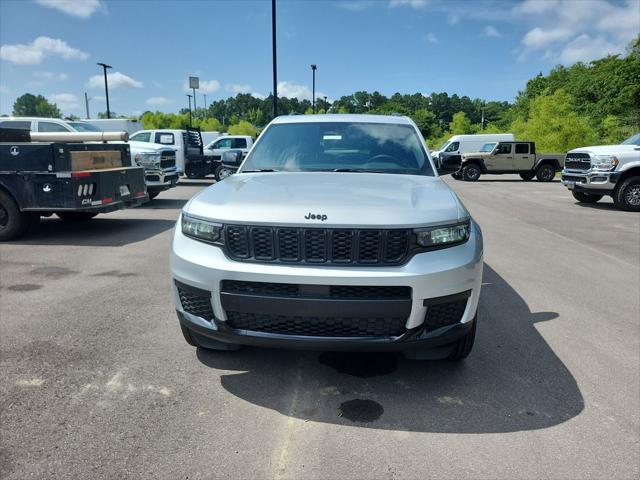 new 2025 Jeep Grand Cherokee L car, priced at $38,000