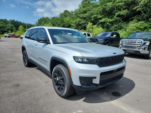 new 2025 Jeep Grand Cherokee L car, priced at $38,000