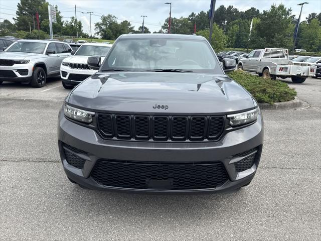 new 2025 Jeep Grand Cherokee car, priced at $39,000