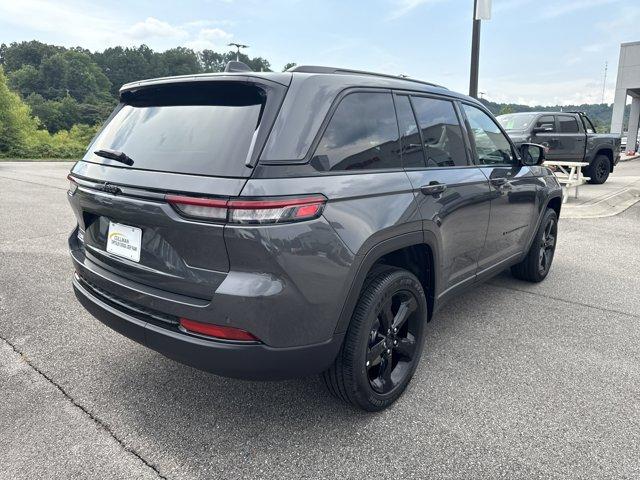 new 2025 Jeep Grand Cherokee car, priced at $39,000