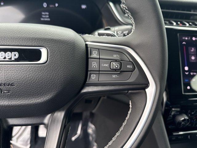 new 2025 Jeep Grand Cherokee car, priced at $39,000