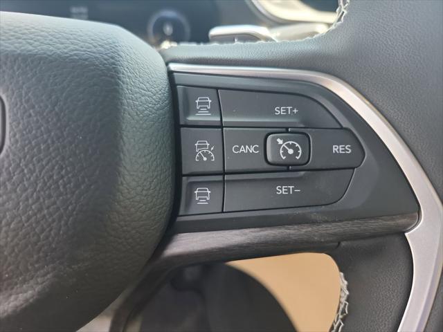 new 2025 Jeep Grand Cherokee car, priced at $48,000