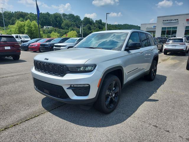new 2025 Jeep Grand Cherokee car, priced at $48,000