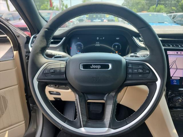 new 2025 Jeep Grand Cherokee car, priced at $48,000
