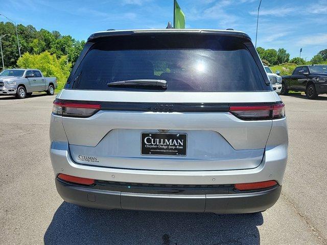 new 2024 Jeep Grand Cherokee car, priced at $43,920