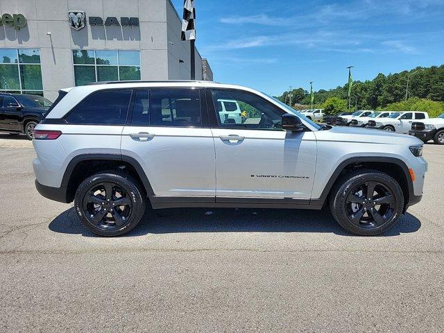 new 2024 Jeep Grand Cherokee car, priced at $43,920