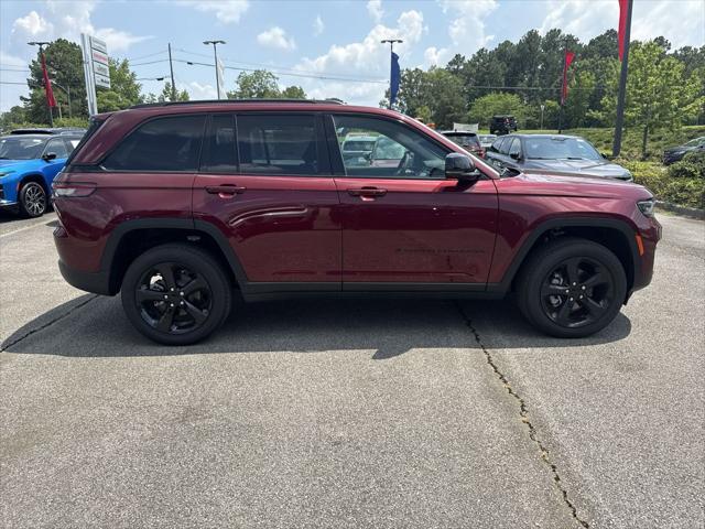 new 2025 Jeep Grand Cherokee car, priced at $41,000