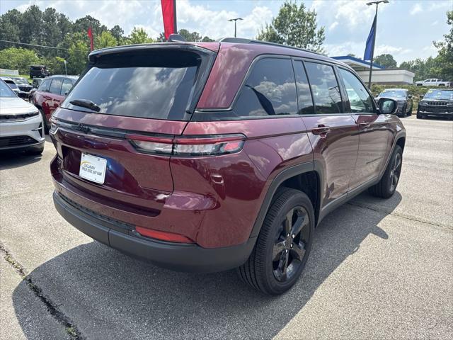 new 2025 Jeep Grand Cherokee car, priced at $41,000