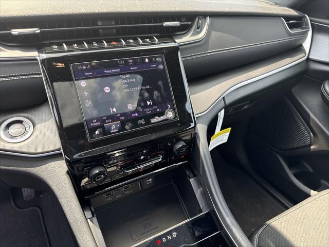 new 2025 Jeep Grand Cherokee car, priced at $41,000