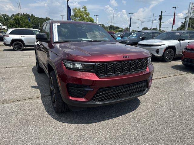 new 2025 Jeep Grand Cherokee car, priced at $41,000