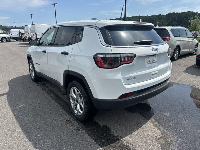 new 2025 Jeep Compass car, priced at $26,000
