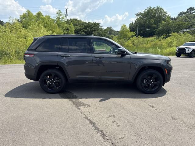 new 2025 Jeep Grand Cherokee car, priced at $41,000