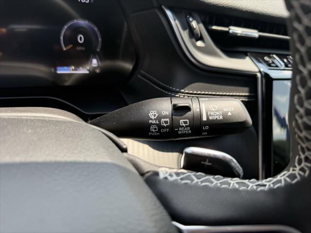 new 2025 Jeep Grand Cherokee car, priced at $41,000