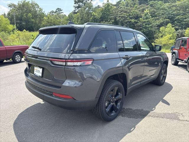 new 2025 Jeep Grand Cherokee car, priced at $41,000