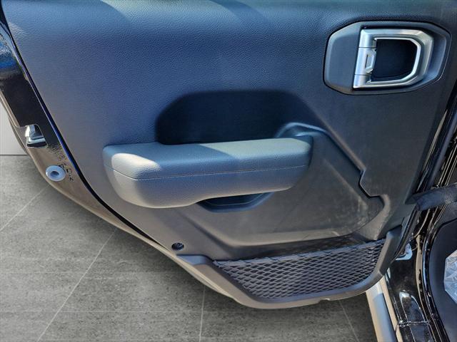 new 2025 Jeep Gladiator car, priced at $36,500