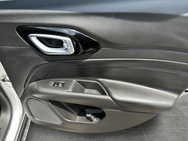 new 2025 Jeep Compass car, priced at $26,500