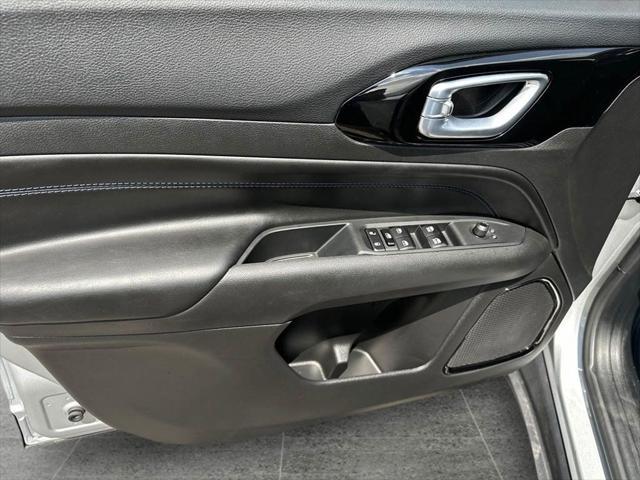 new 2025 Jeep Compass car, priced at $26,500