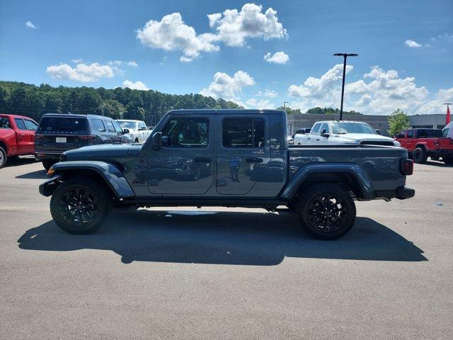 new 2025 Jeep Gladiator car, priced at $44,680