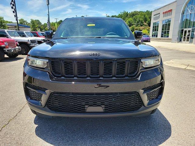 new 2024 Jeep Grand Cherokee car, priced at $42,275