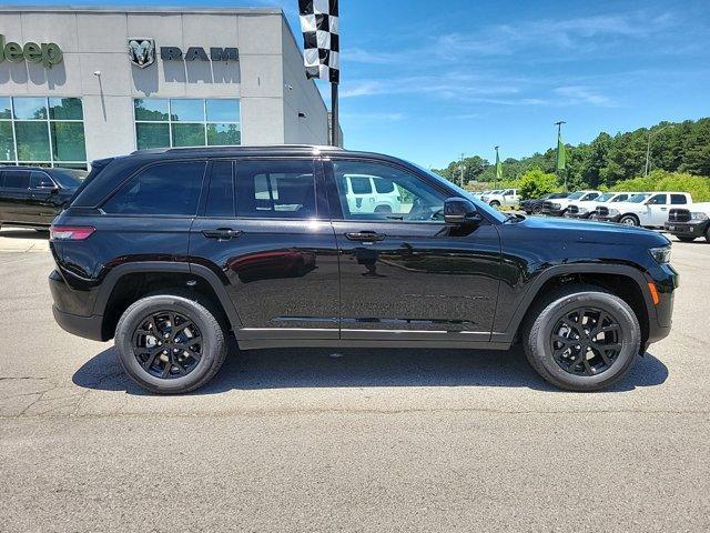 new 2024 Jeep Grand Cherokee car, priced at $42,275