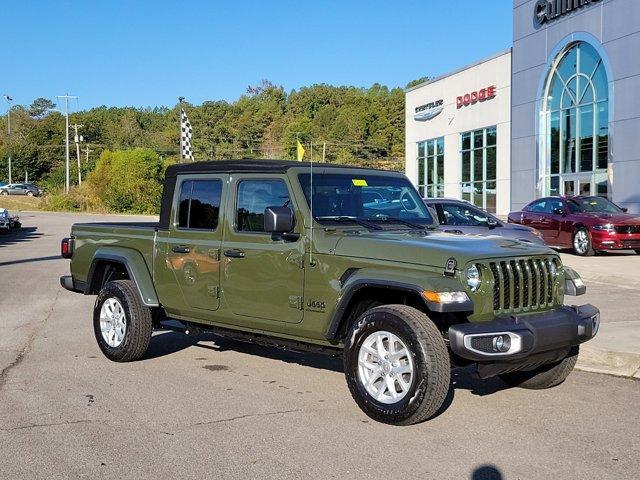 new 2023 Jeep Gladiator car, priced at $58,040