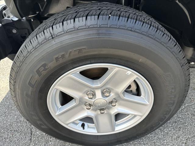used 2022 Jeep Gladiator car, priced at $34,924