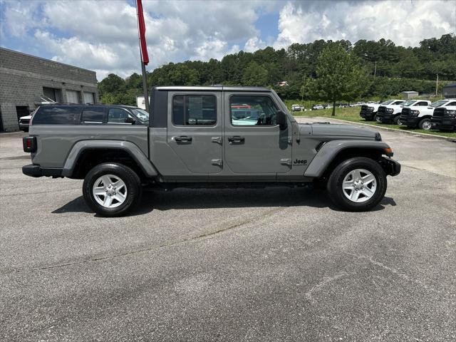 used 2022 Jeep Gladiator car, priced at $34,924