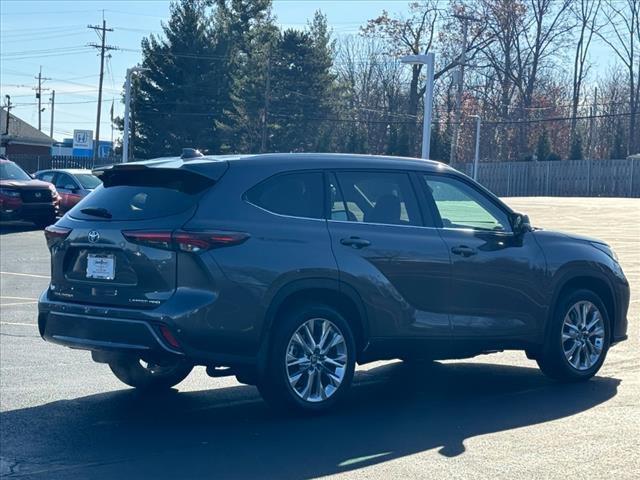 used 2024 Toyota Highlander car, priced at $45,988